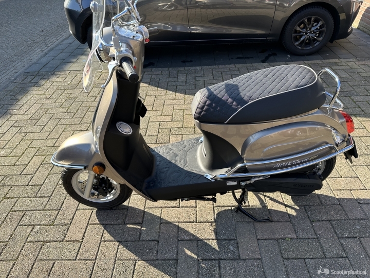 Kymco NewS bruin