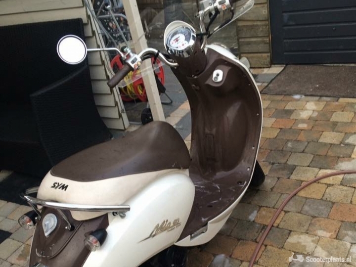 Sym Mio beige