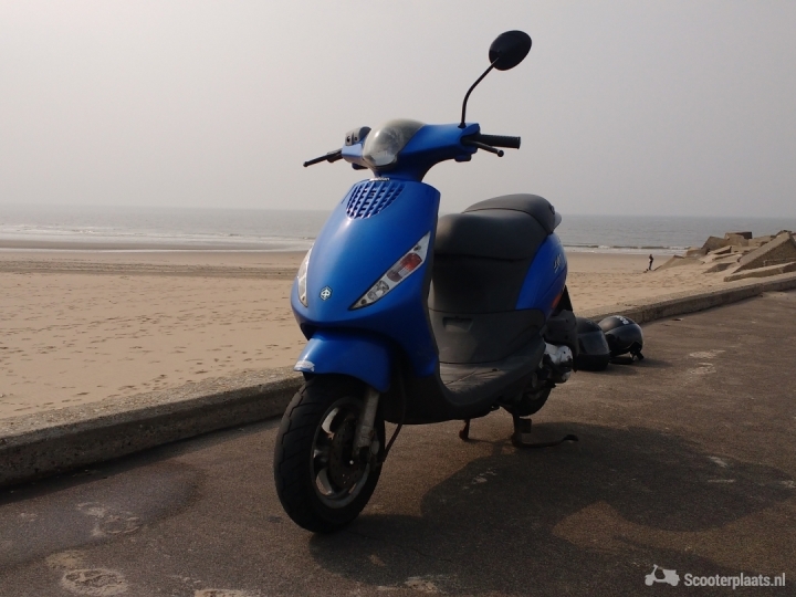 Piaggio Zip blauw