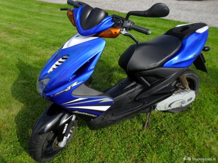 Yamaha Aerox blauw