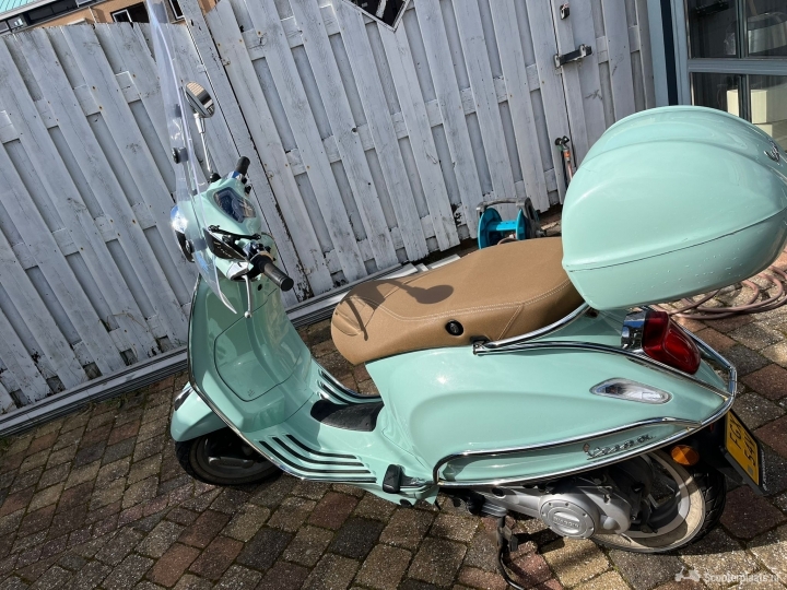 Vespa Primavera blauw