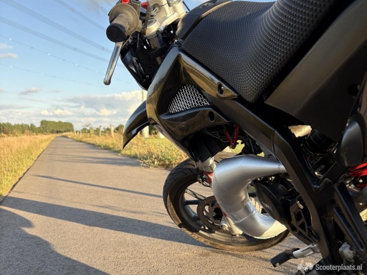 Derbi Senda DRD Racing zwart