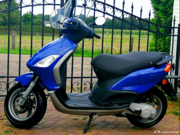 Piaggio Fly blauw