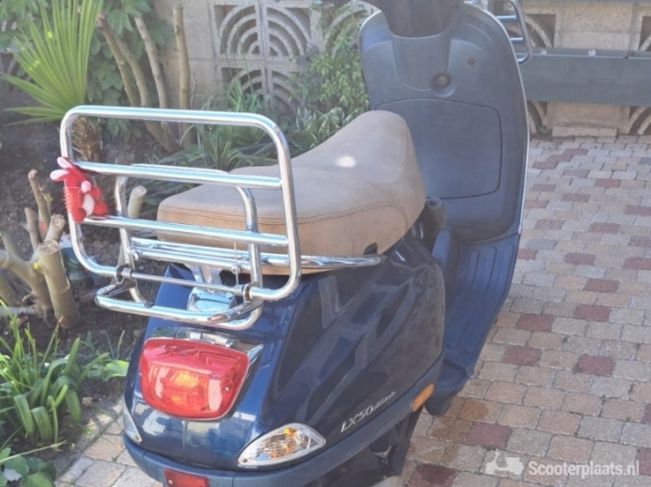 Vespa LX 50 blauw