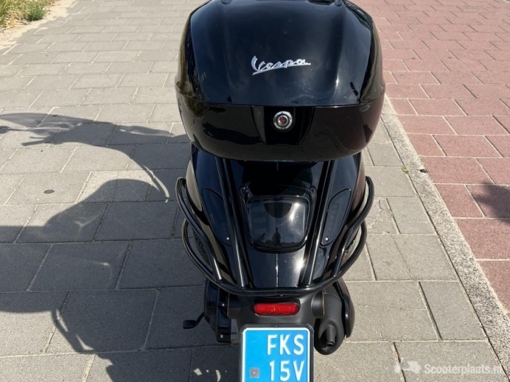 Vespa Sprint zwart