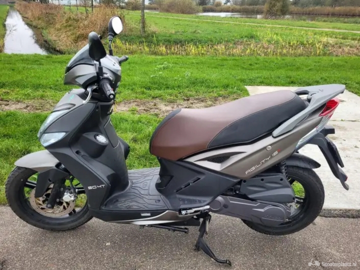 Kymco Agility bruin