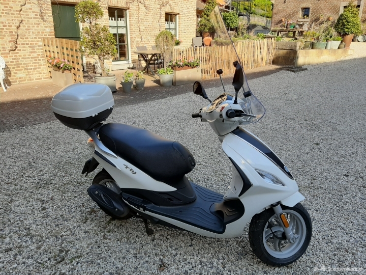 Piaggio Fly wit