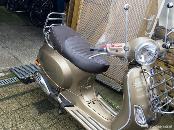 Vespa LX 50 Touring bruin