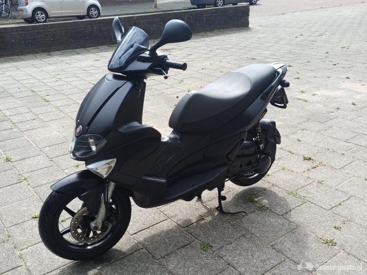 Gilera Runner SP matzwart