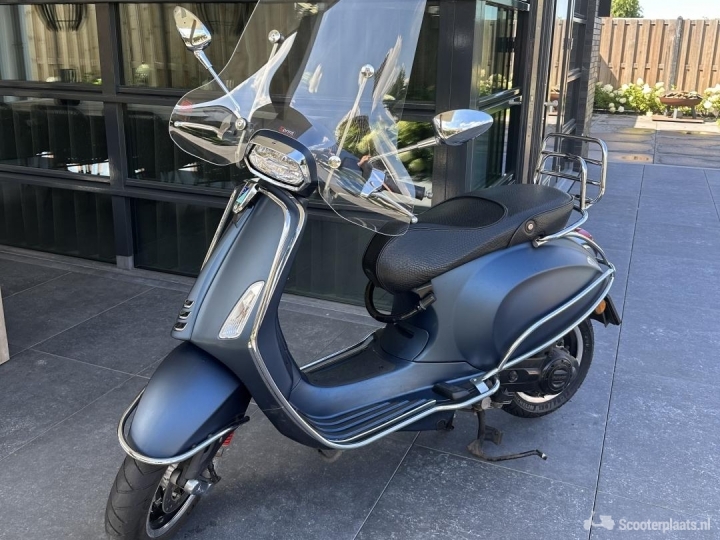 Vespa Sprint blauw