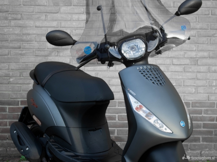 Piaggio Zip grijs