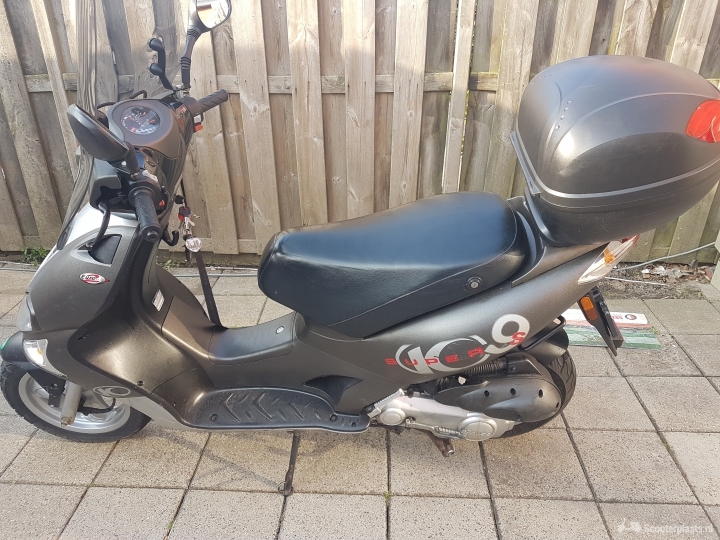 Kymco Super9 grijs