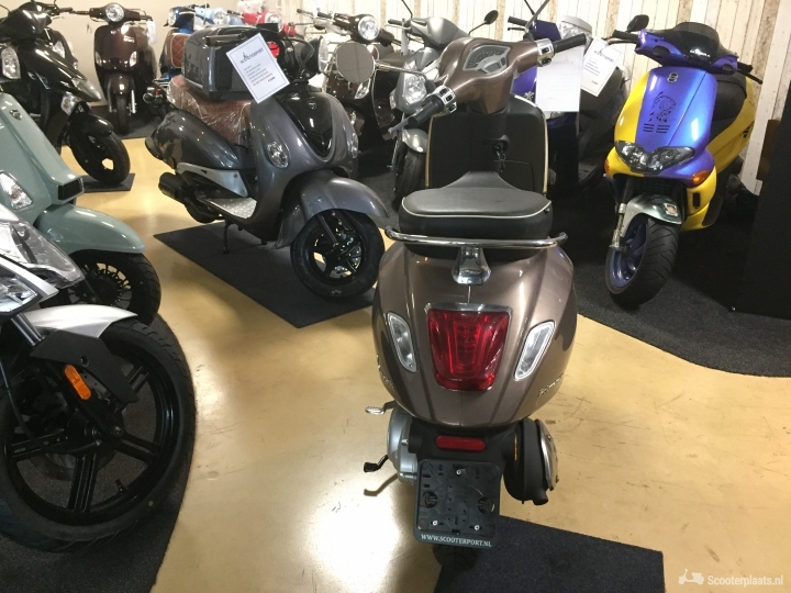 Piaggio Overig bruin