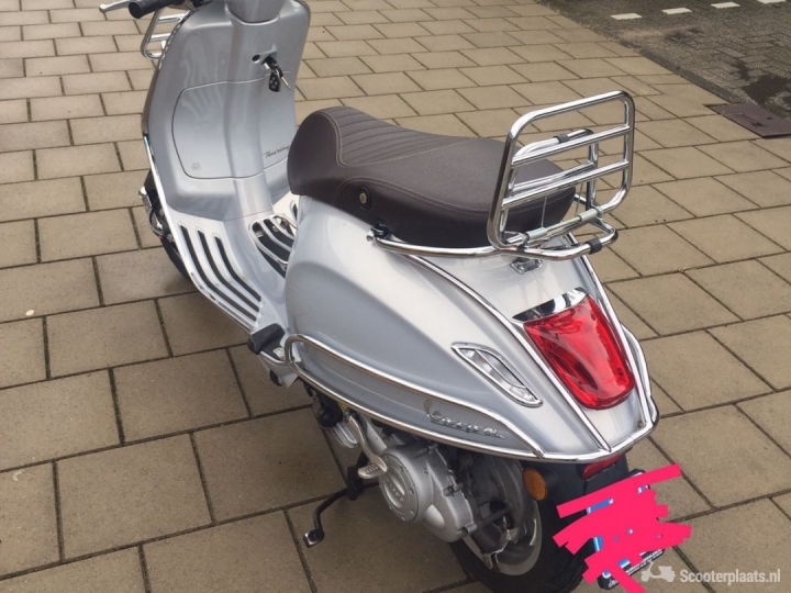 Vespa Si zilver