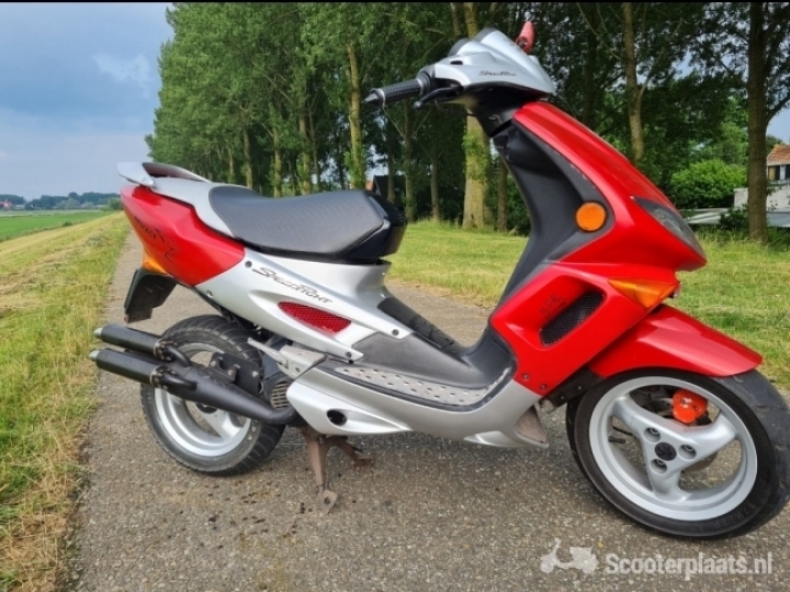 Peugeot Speedfight rood