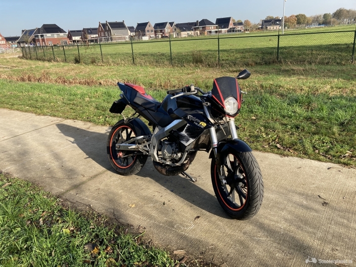 Derbi GPR 50 zwart