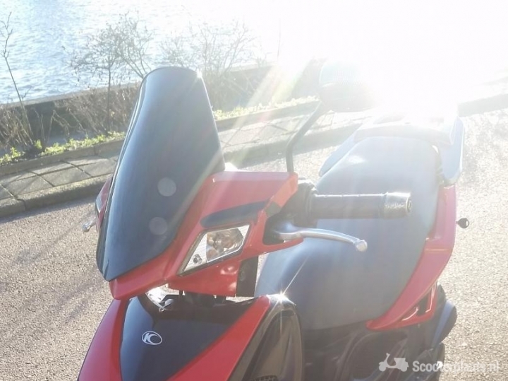 Kymco Super8 rood