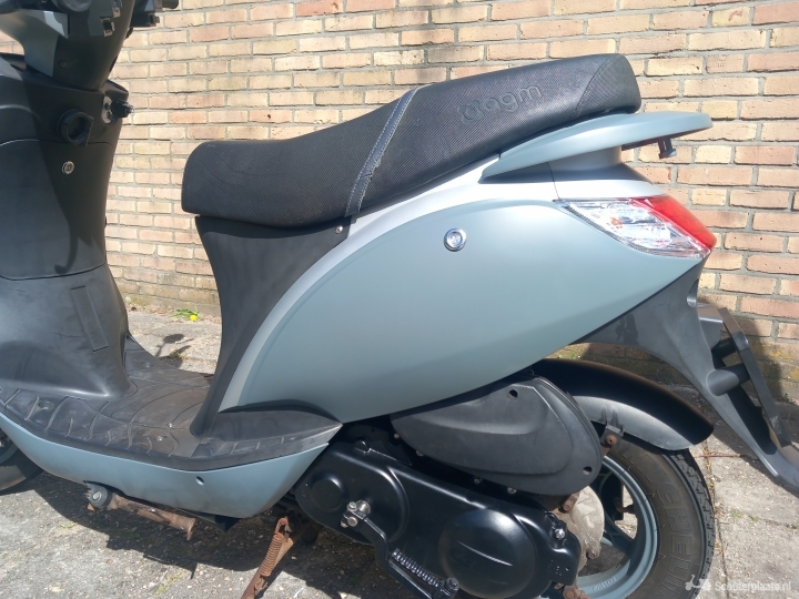 AGM SP50 zilver