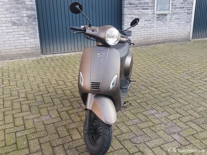 BTC Riva bruin