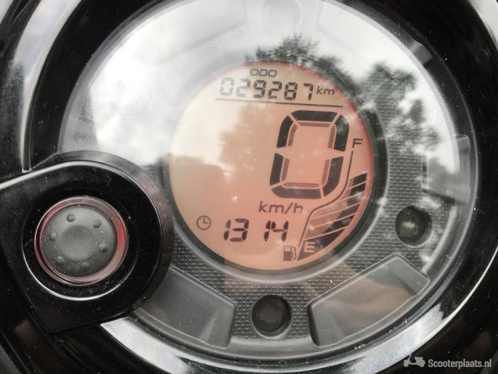 Yamaha Aerox grijs