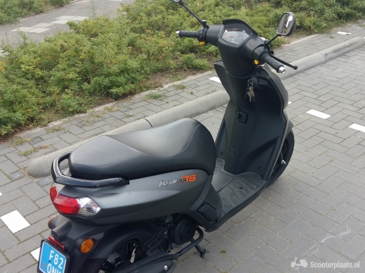 Peugeot Kisbee matzwart