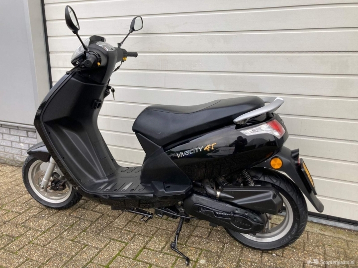 Peugeot VivaCity zwart