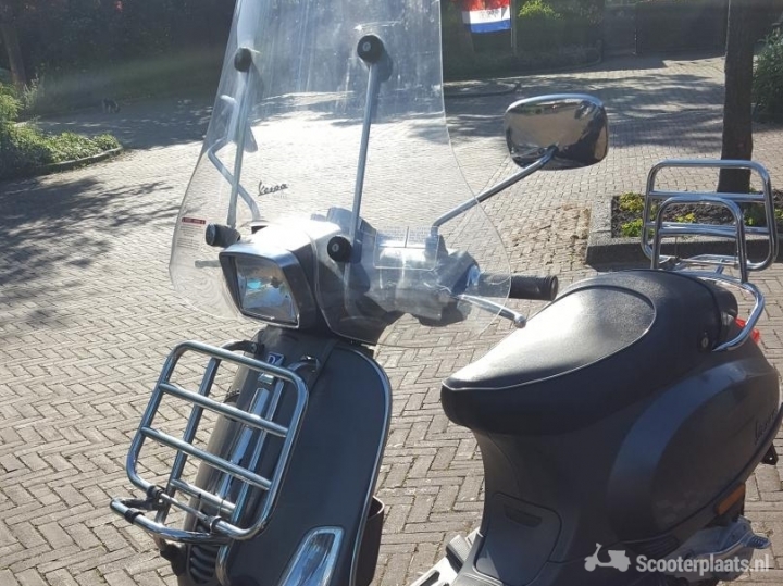 Vespa S grijs