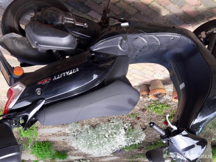 Kymco Vitality zwart