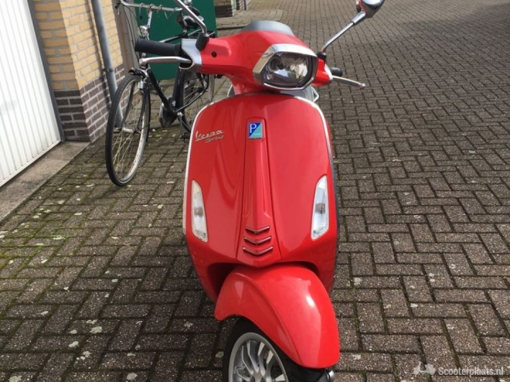 Vespa Si rood