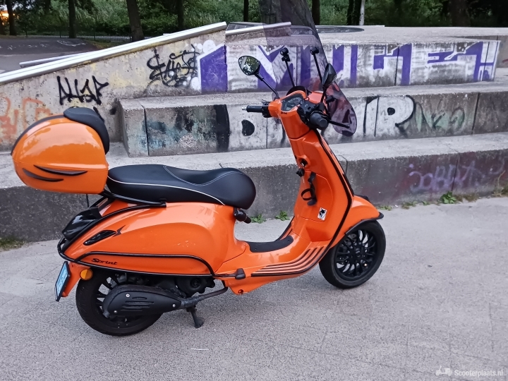 Vespa Sprint S oranje