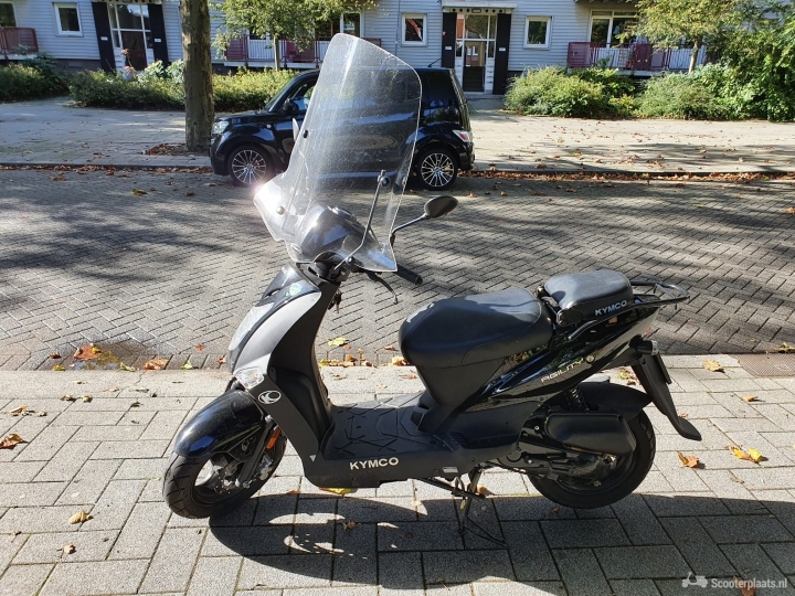 Kymco Agility zwart