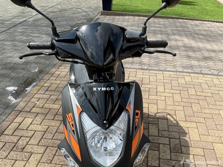 Kymco Agility zwart