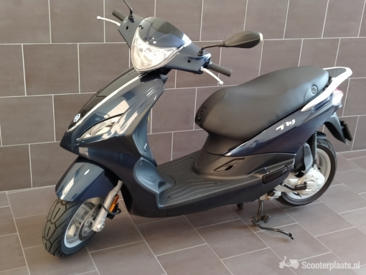 Piaggio Fly blauw