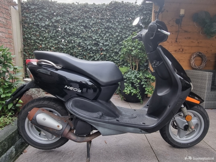 Yamaha NeoS zwart