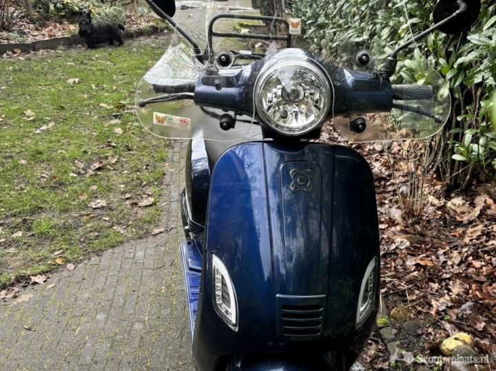 AGM VX50 blauw