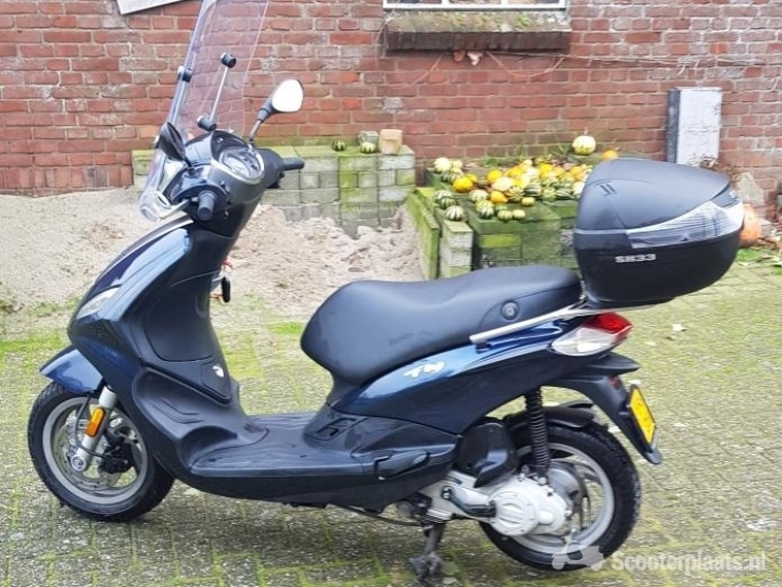 Piaggio Fly blauw