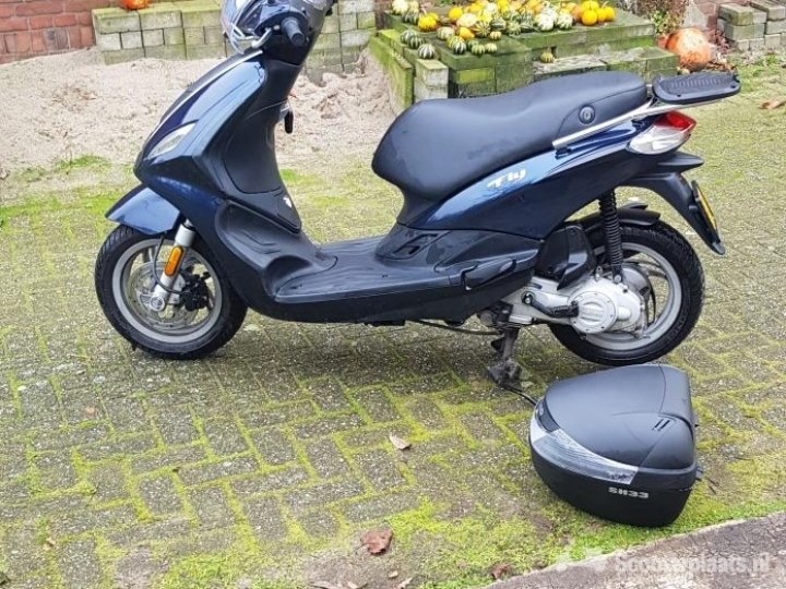 Piaggio Fly blauw