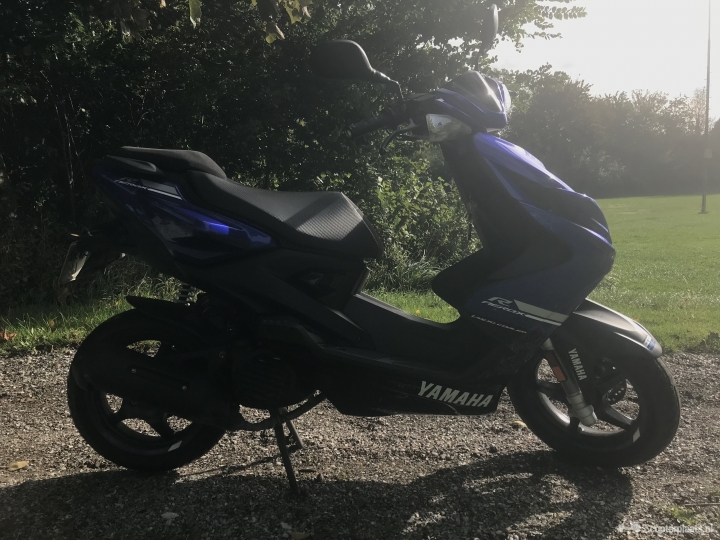 Yamaha Aerox blauw