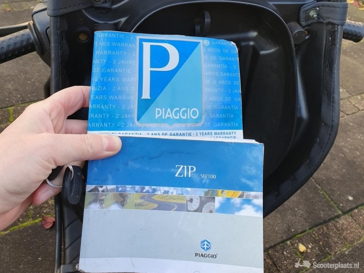 Piaggio Zip zwart