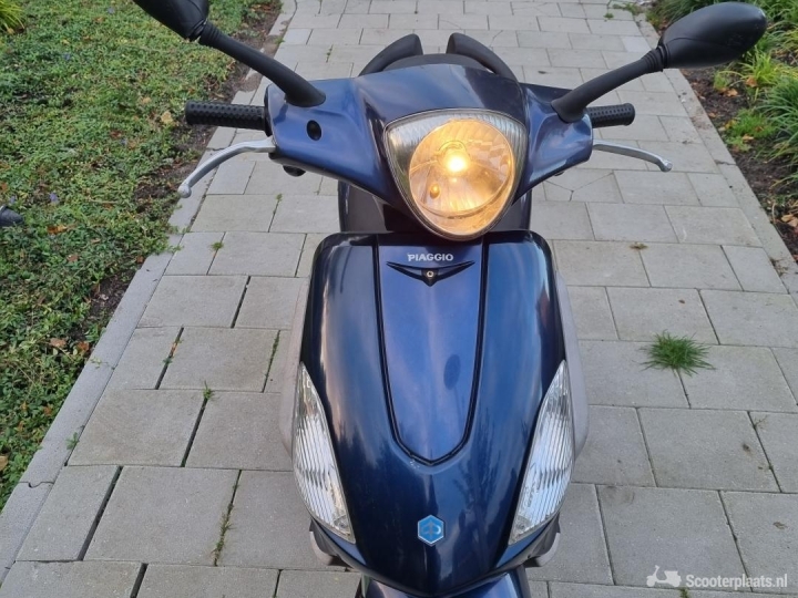 Piaggio Fly blauw