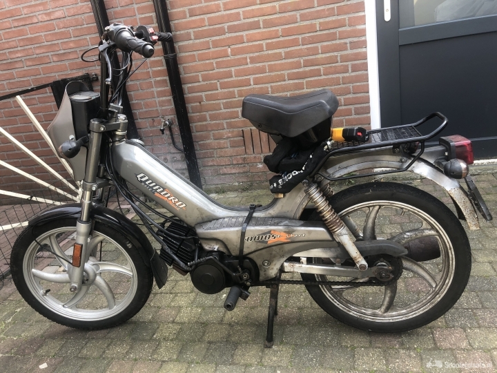 Tomos Quadro grijs