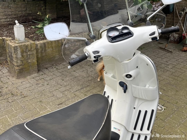 Vespa S wit