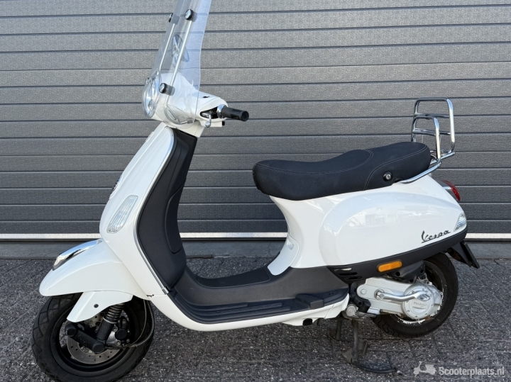 Vespa LX 50 wit
