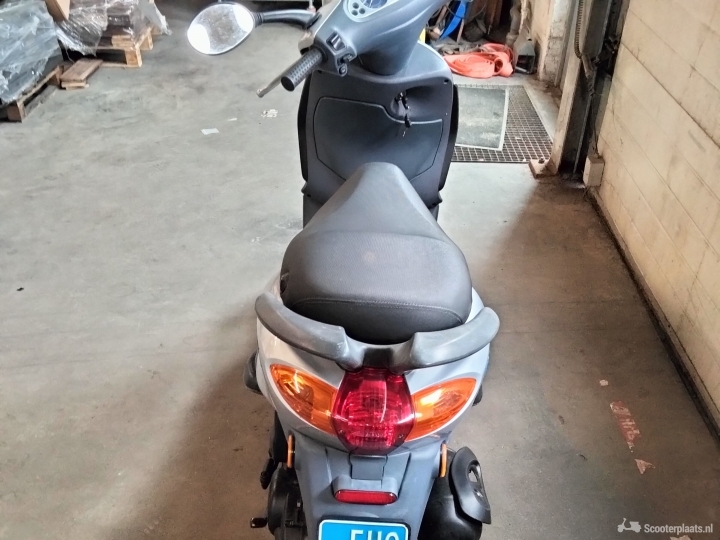 Piaggio Fly zilver