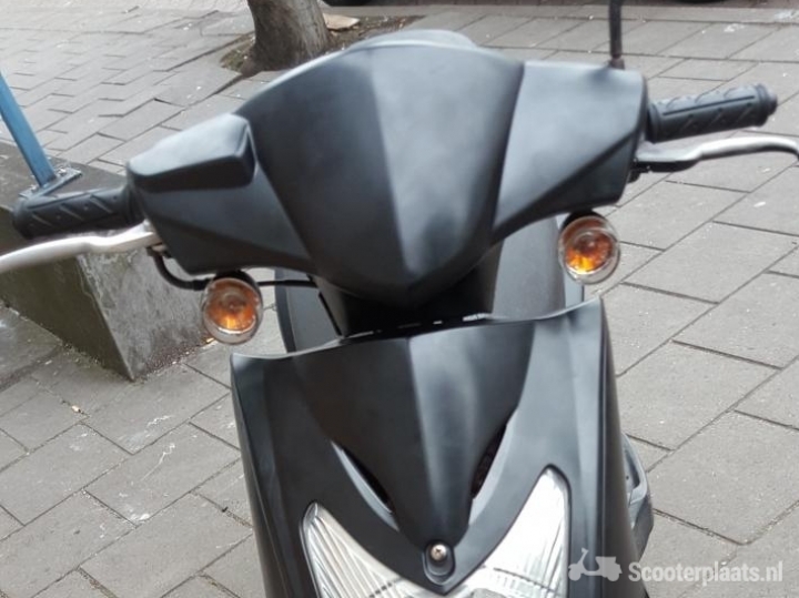 Kymco Agility zwart