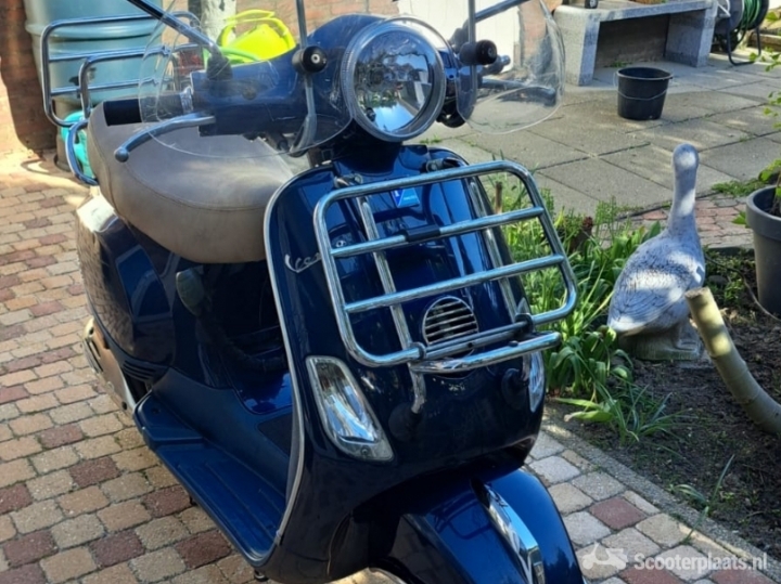Vespa LX 50 blauw