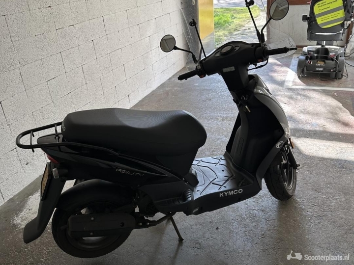 Kymco Agility zwart