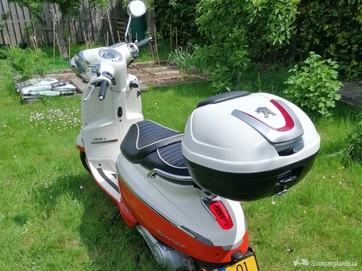 Peugeot Django oranje