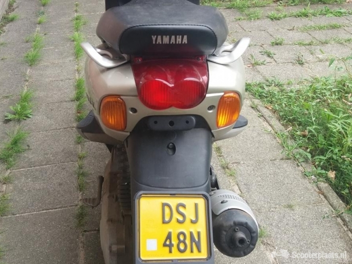 Yamaha NeoS beige