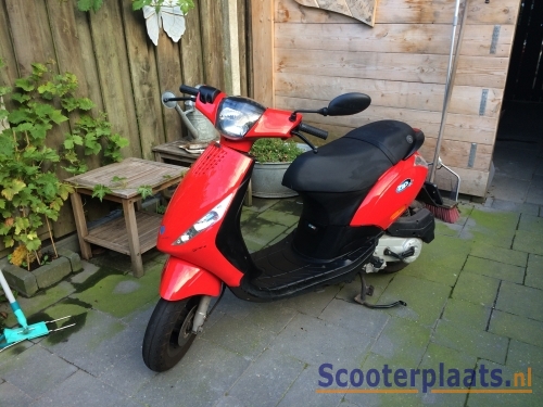 Piaggio Zip rood